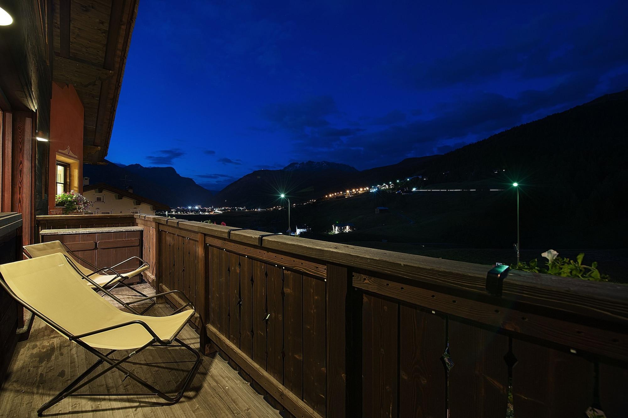 Hotel Meeting Livigno Exteriör bild