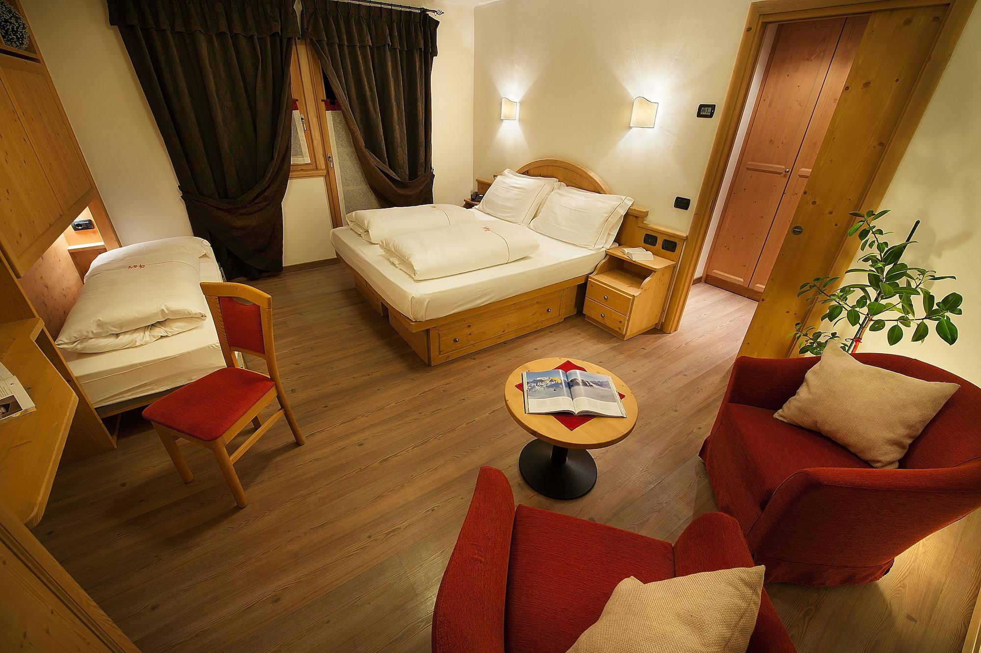 Hotel Meeting Livigno Exteriör bild
