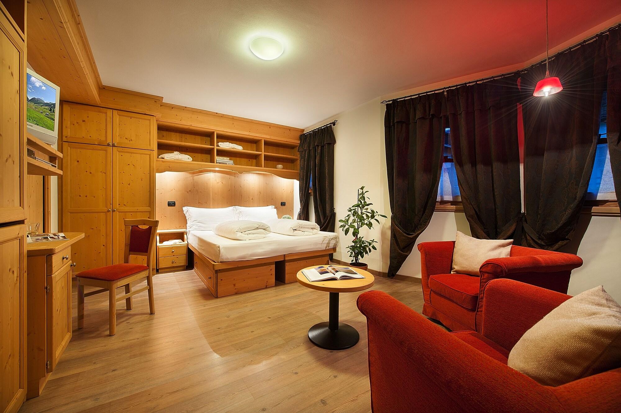 Hotel Meeting Livigno Exteriör bild